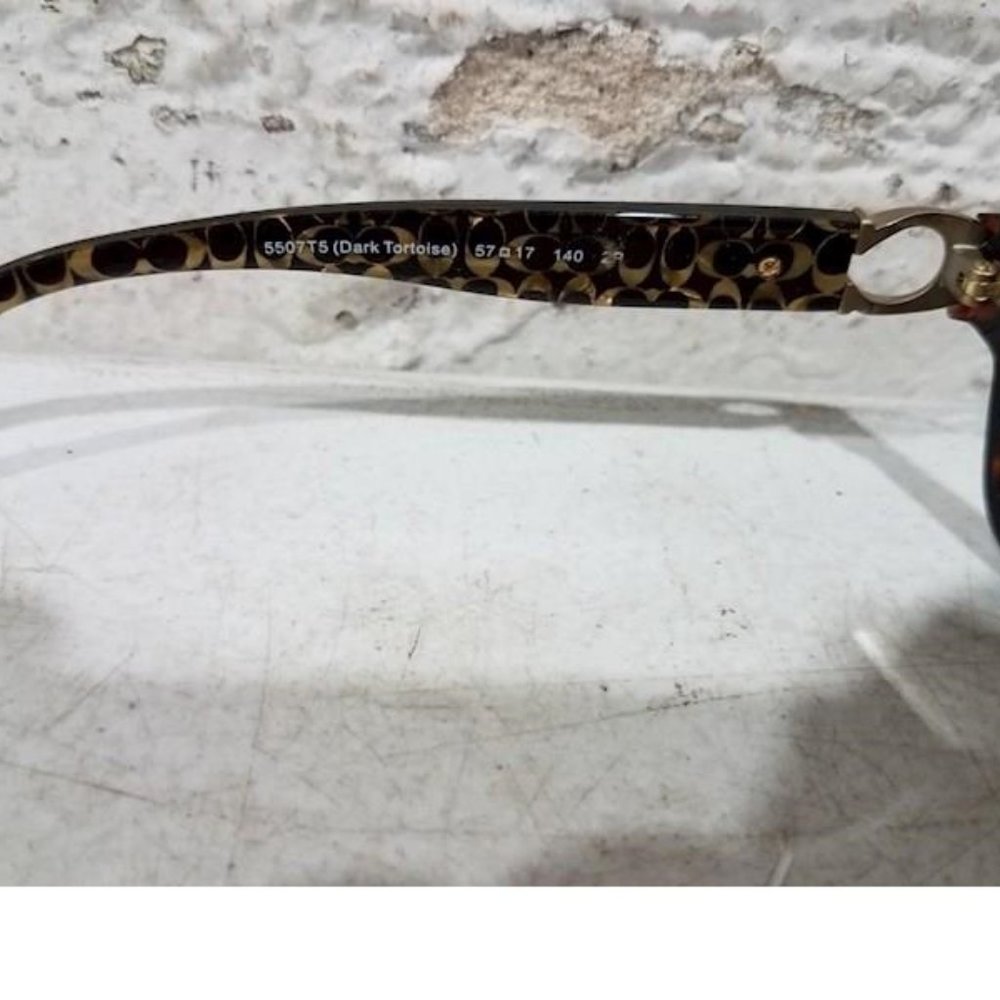 A34-Authentic EUC Coach Dark Tortoise Sunglasses - Picture 3 of 5